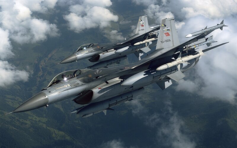 Turkish F-16 fighter jets in flight