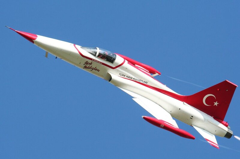 Turkish Fighter Jet — Red