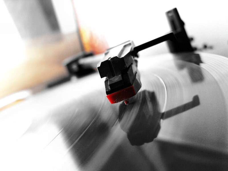 Turntable Needle on Vinyl — Black