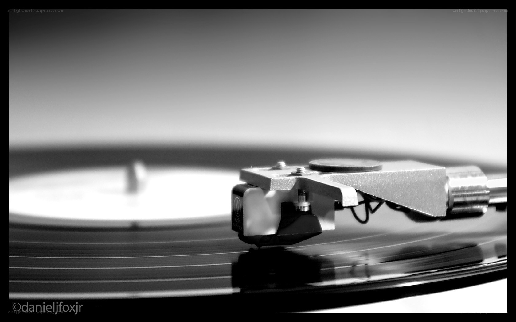 turntable needle on vinyl record