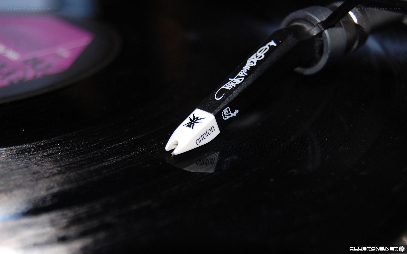 turntable needle on vinyl record