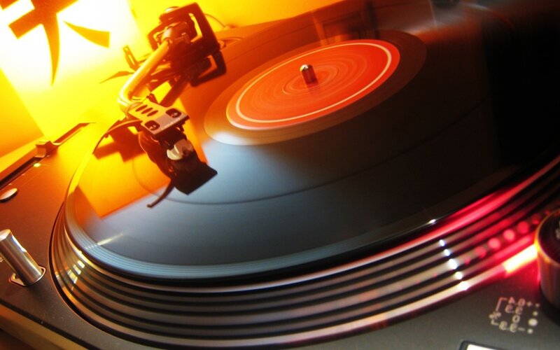 Turntable Playing Record — Yellow
