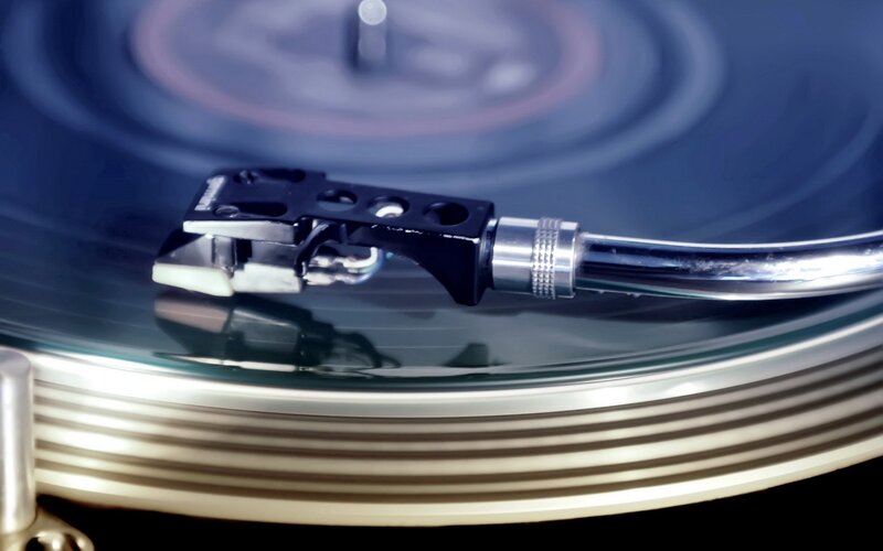 Turntable Playing Vinyl — Blue, Calm, Photograph, Vinyl Record, Tonearm, Platter, Black, Silver
