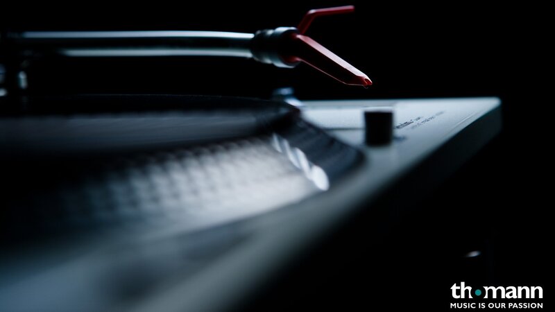 Turntable with Stylus — Black, Dramatic