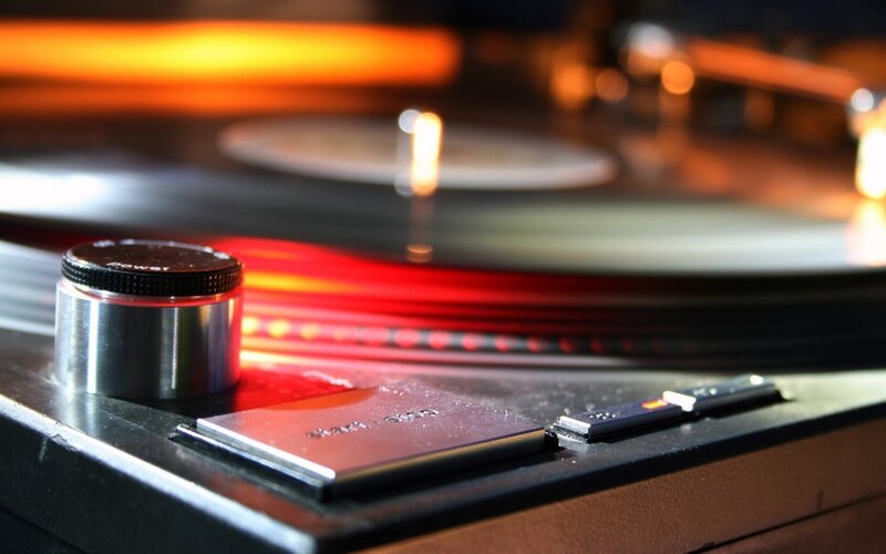 Turntable with Vinyl Record — Black, Warm