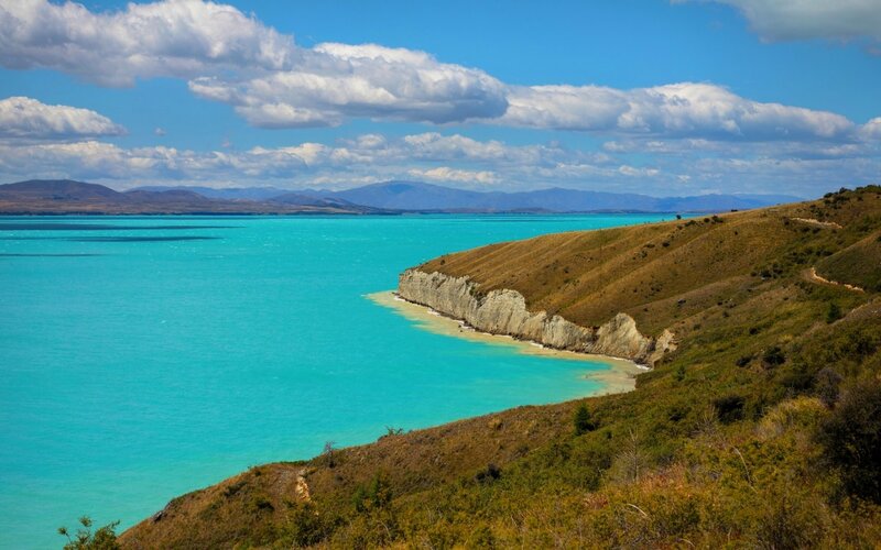 Turquoise Bay with Cliffs