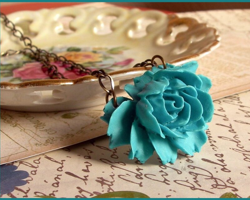 Turquoise Flower Pendant — Blue
