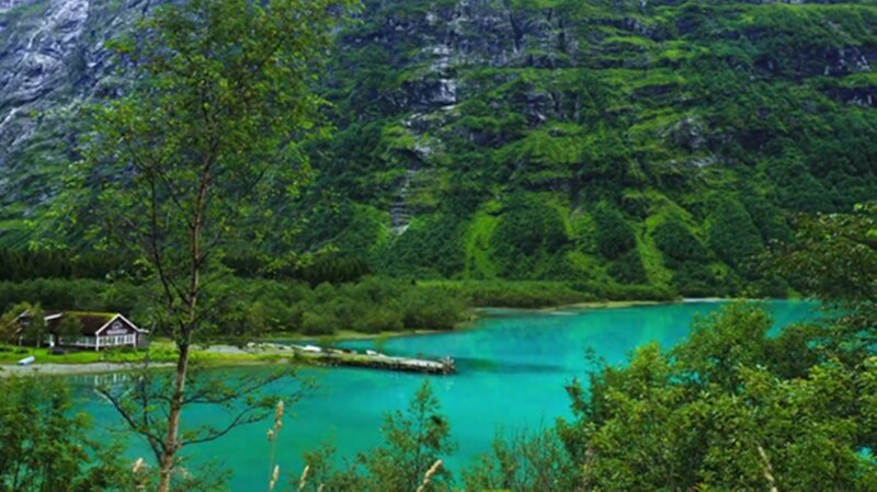 Turquoise Lake in Mountains — Green, Serene
