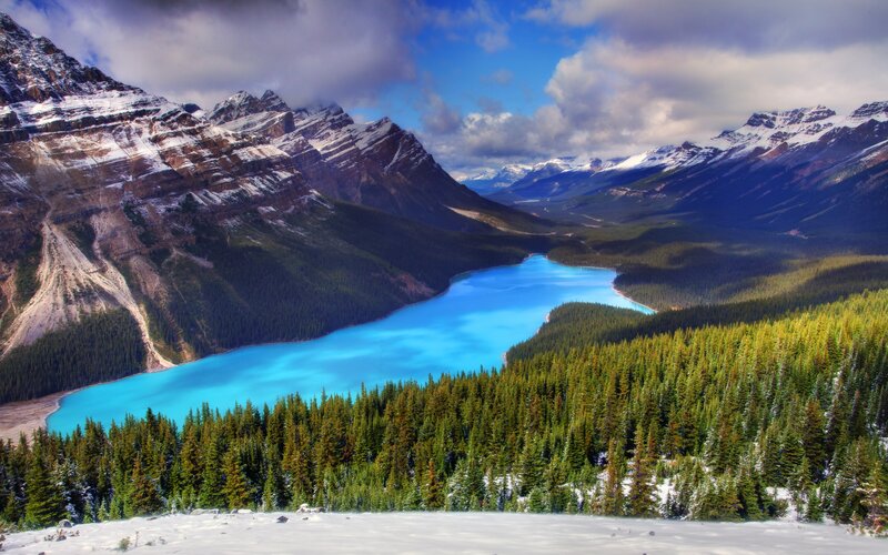 Turquoise Lake in Valley — Blue, Serene, Winter