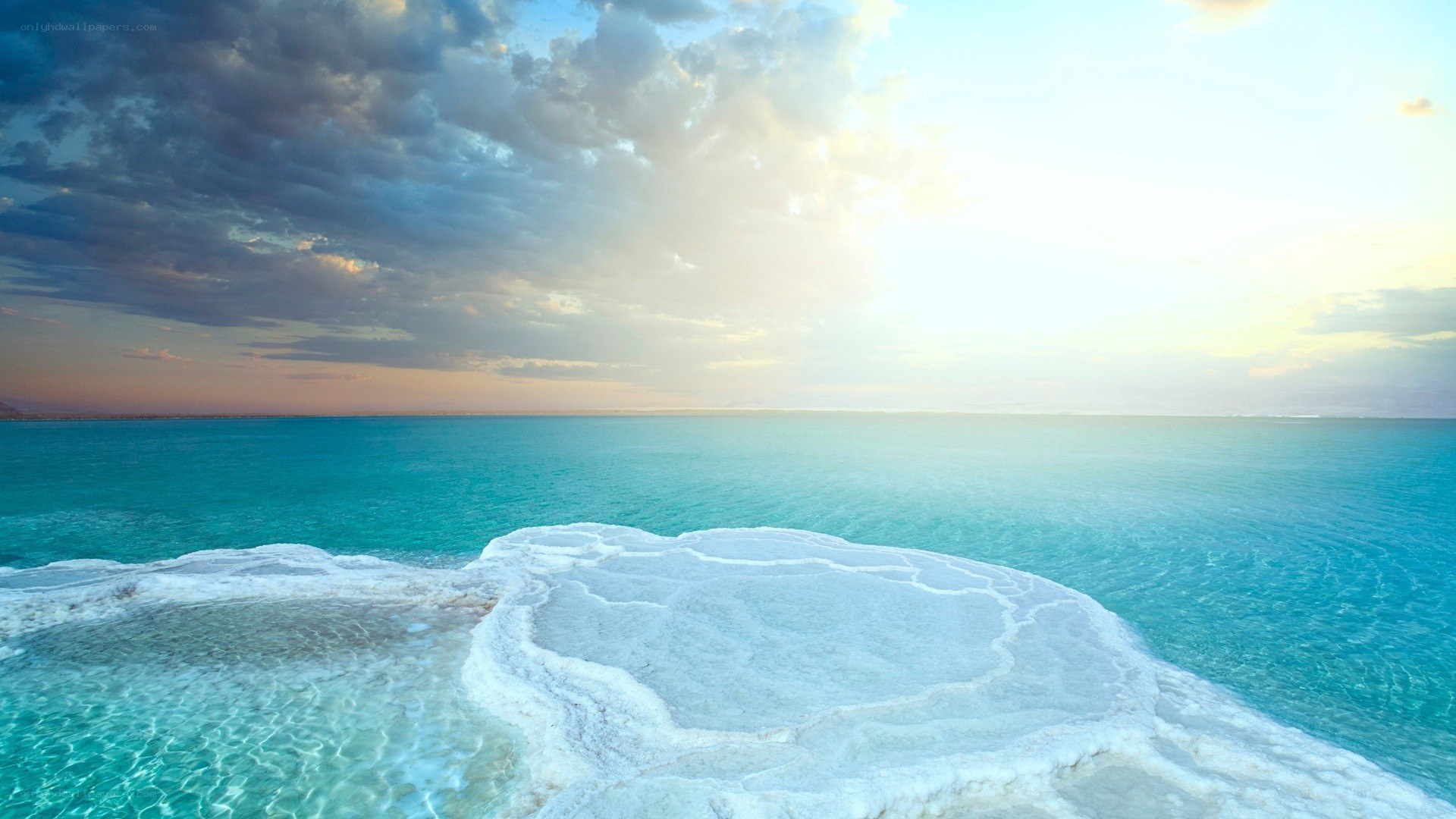 Turquoise sea with salt formations