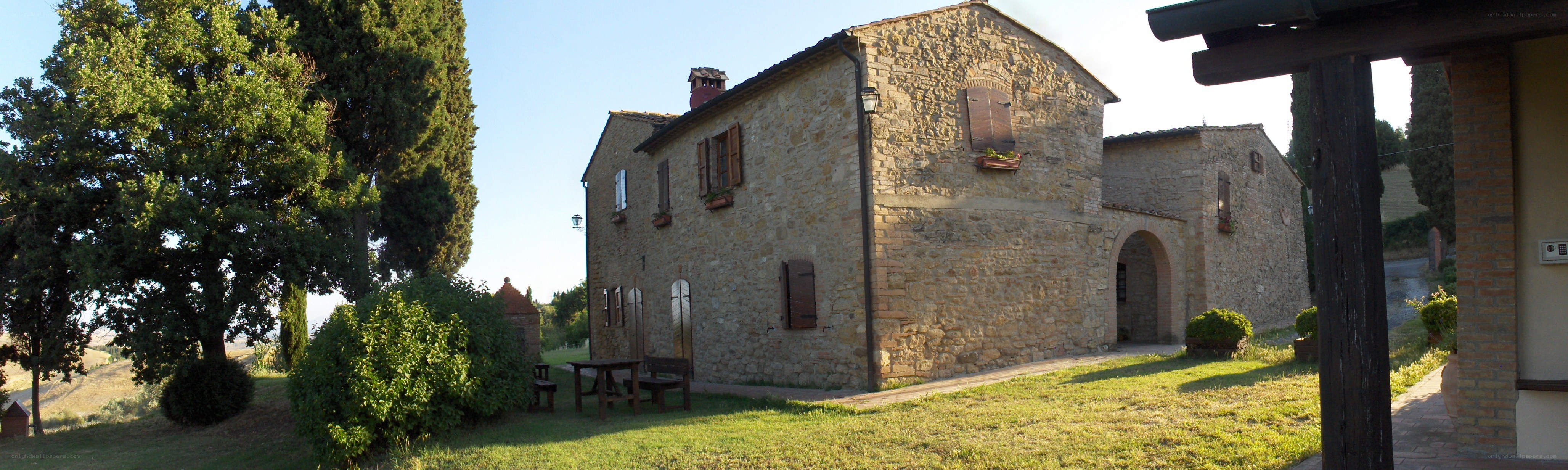 Tuscan stone farmhouse