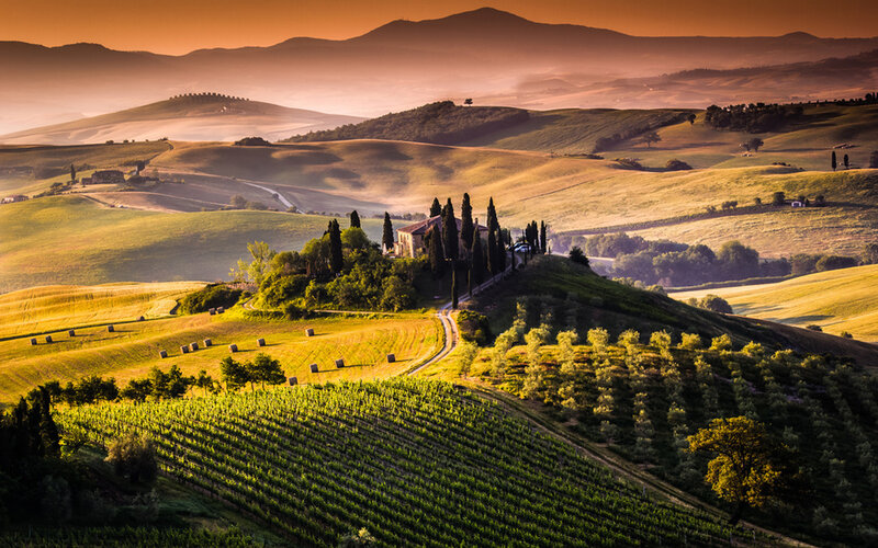 Tuscan Villa on Hill — Green, Serene