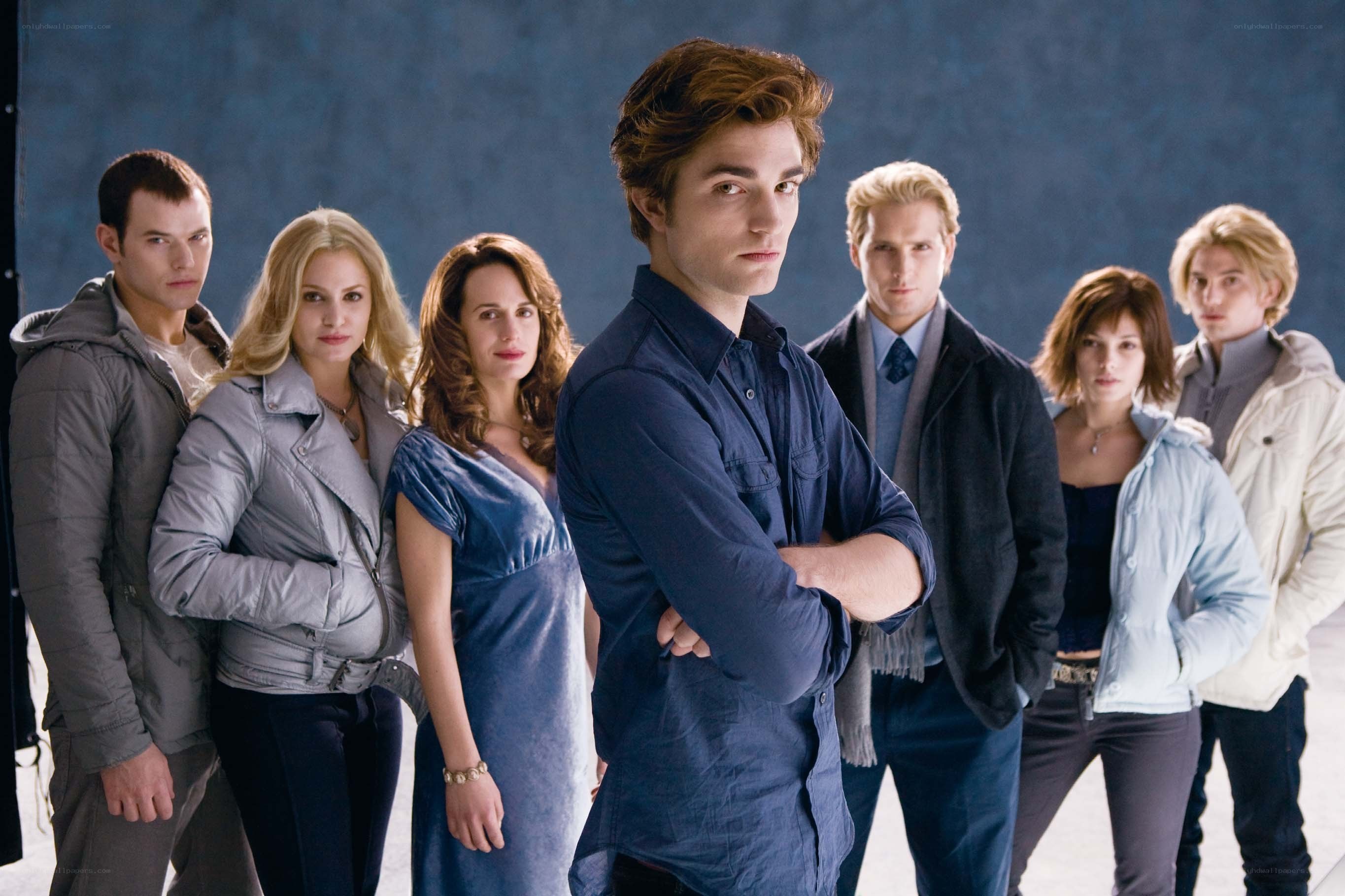 Twilight cast group photo
