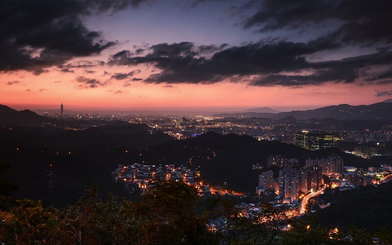 Twilight cityscape at dusk