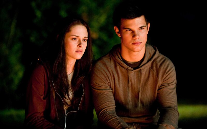 Twilight movie scene with Bella and Jacob