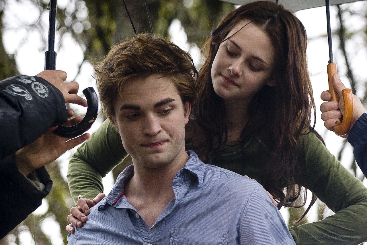 Twilight movie scene with couple