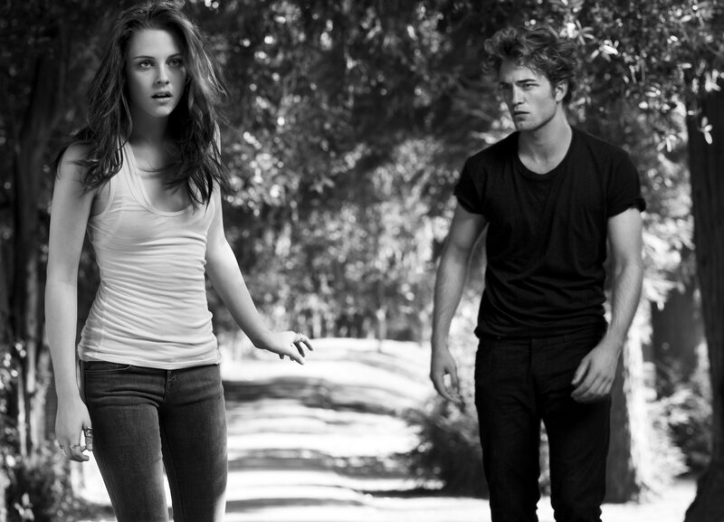 Twilight movie still of Bella and Edward