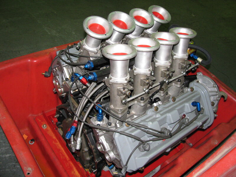 twin carburetor engine setup