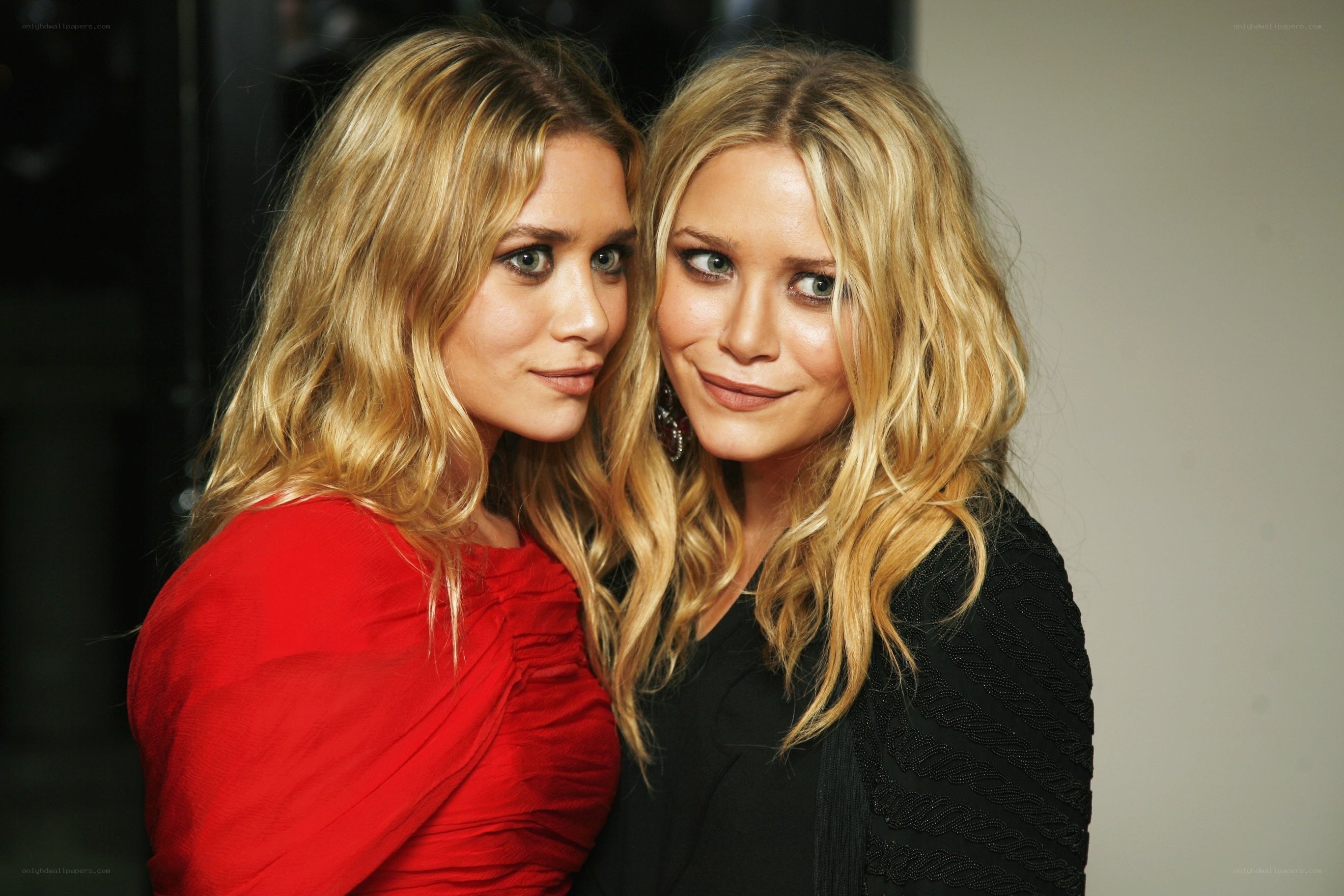 twin sisters at event