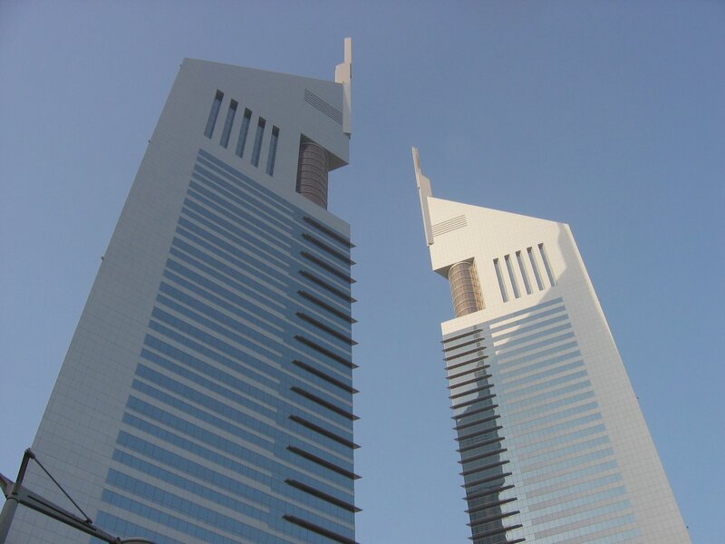 twin skyscrapers in dubai