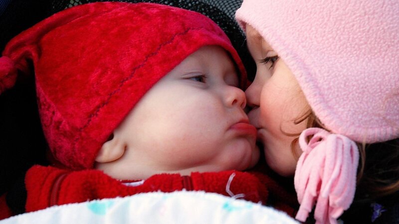 Two Babies Kissing — Red
