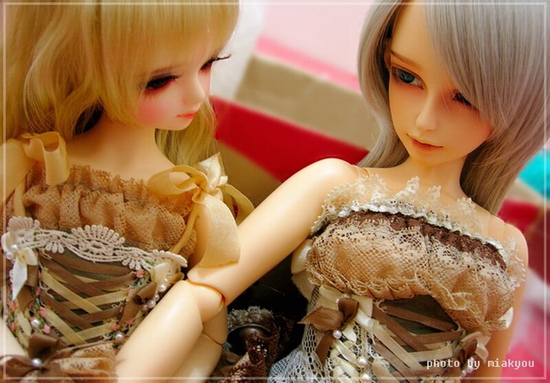 Two Ball-jointed Dolls — Beige