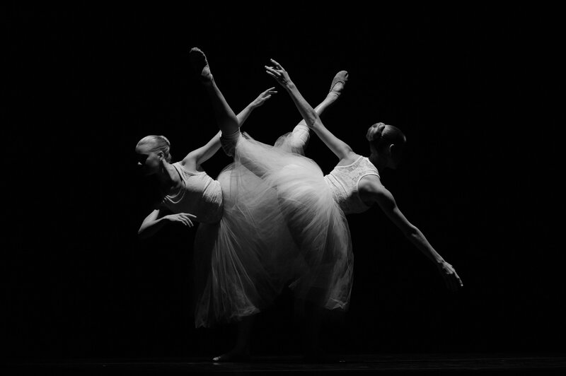 Two Ballet Dancers — Black