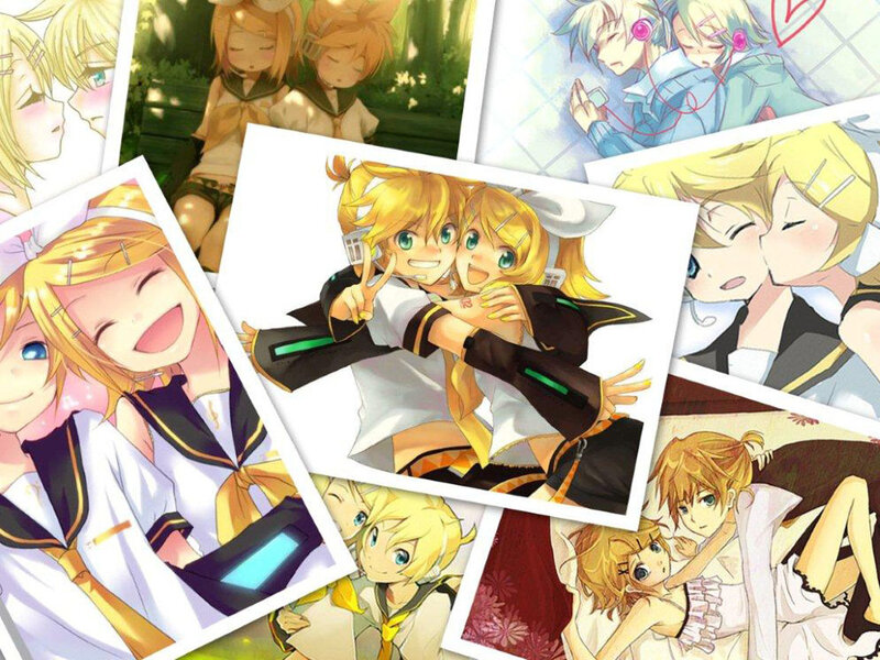 Two Blonde Anime Characters — Yellow, Happy, Photographs