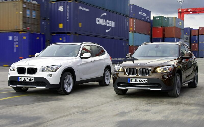 Two BMW X1 cars in port