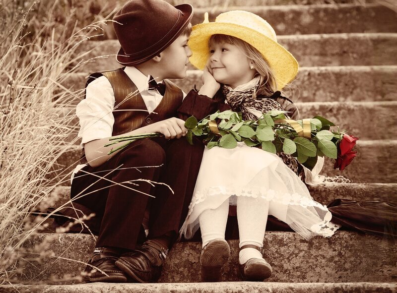 Two Children on Steps — Brown
