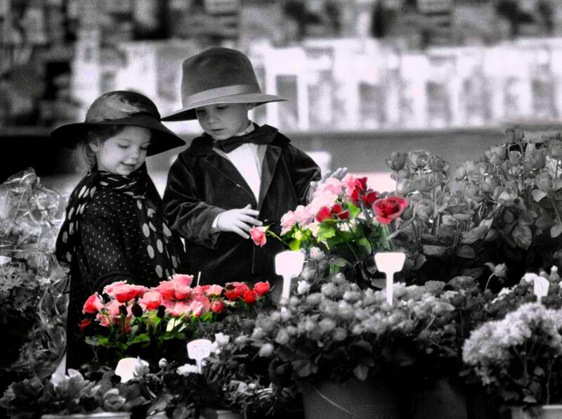 Two Children with Flowers — Red