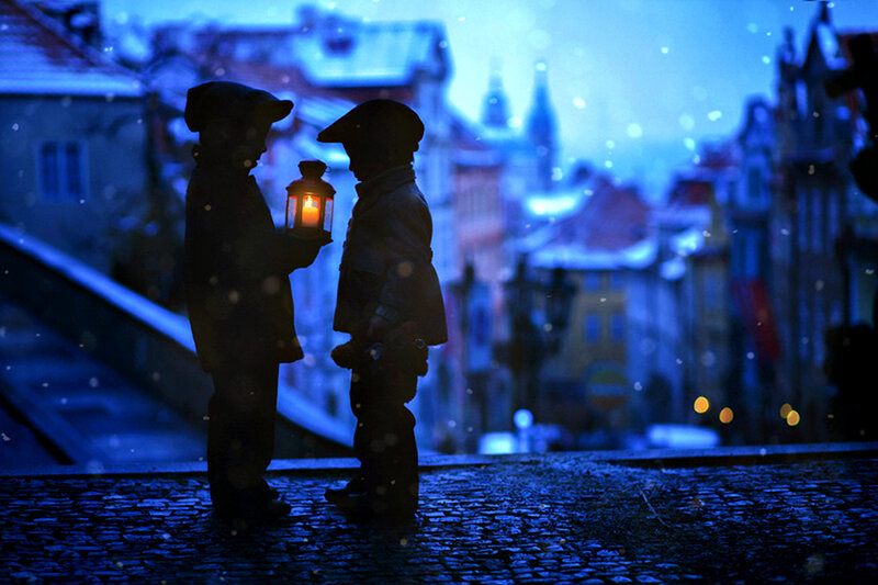 Two Children with Lantern — Blue
