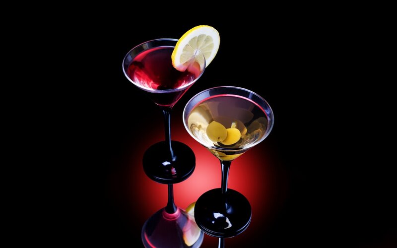 Two Cocktails in Glasses — Black, Dramatic, Night