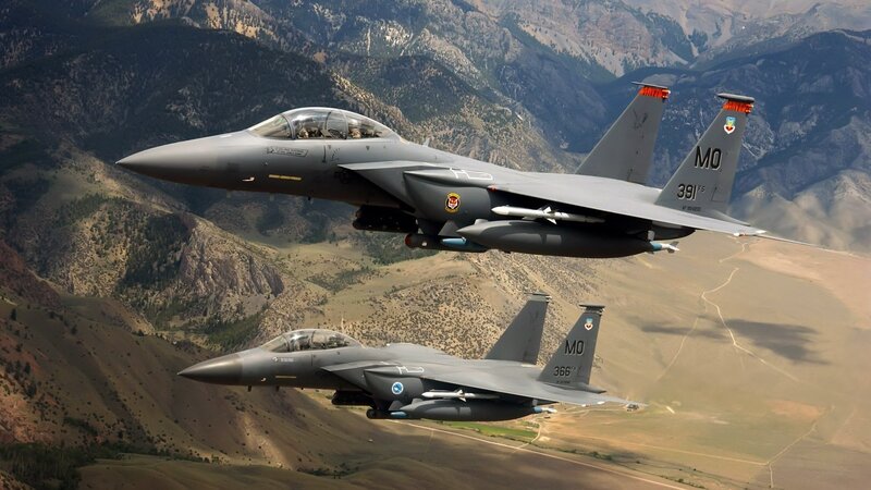Two fighter jets in flight