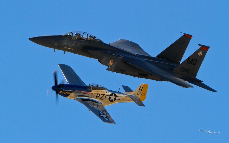 Two fighter jets in flight