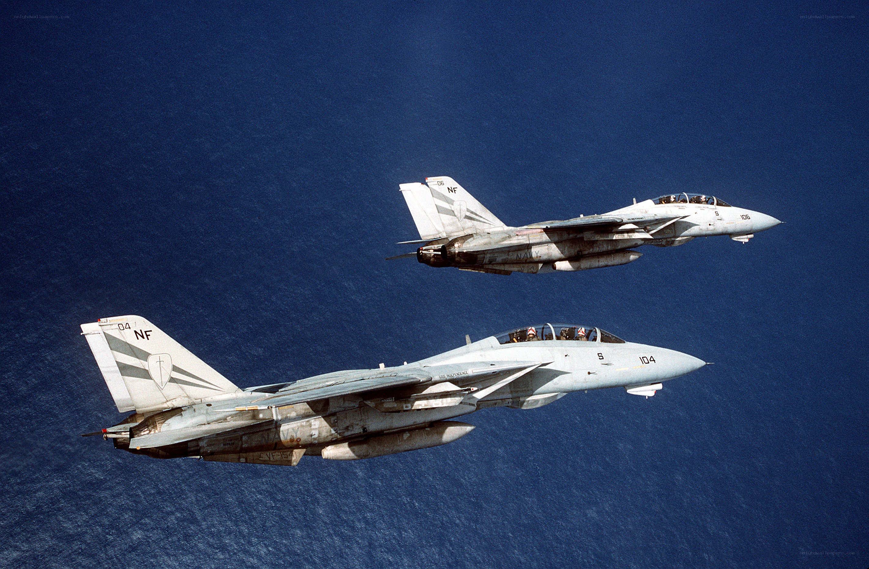 Two fighter jets in flight