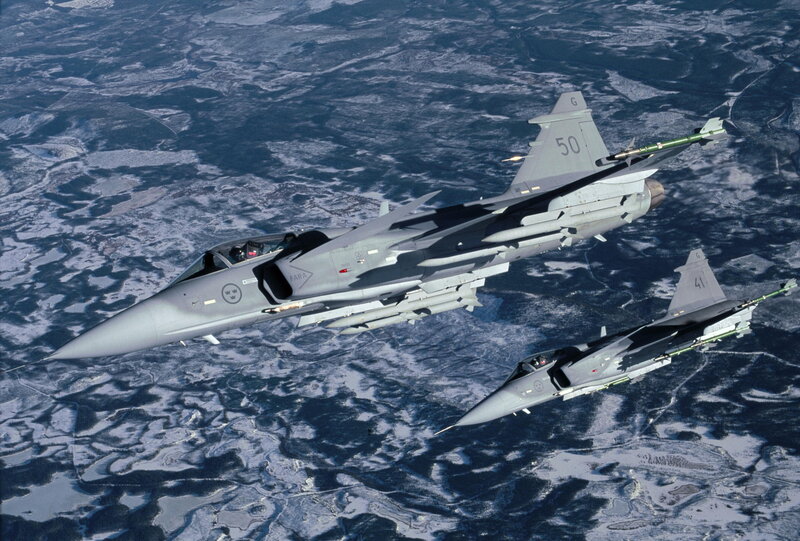 Two fighter jets in flight