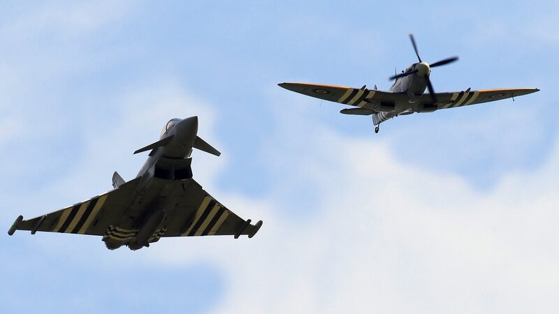 Two Fighter Planes — Blue, Dynamic
