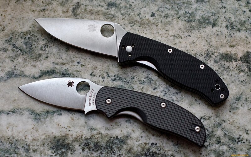 Two Folding Knives — Black, Neutral