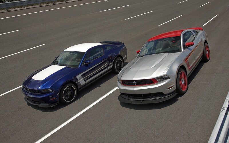 Two Ford Mustang Cars — Blue, Dynamic