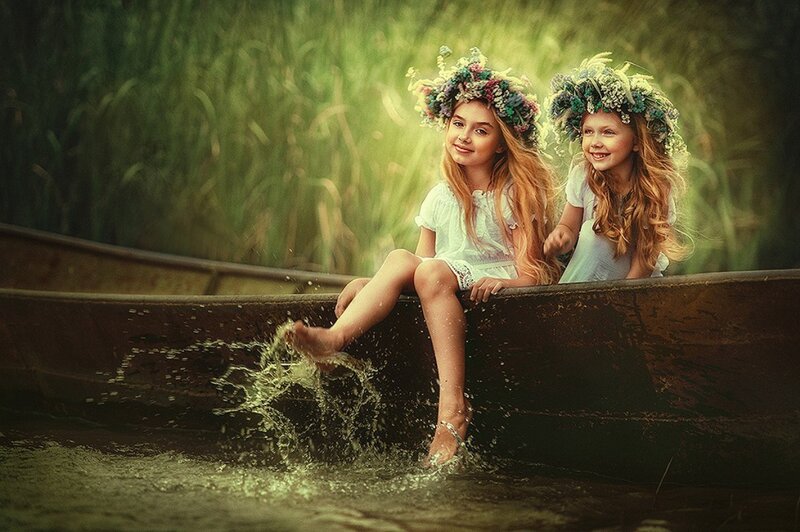 Two Girls in a Boat — Green