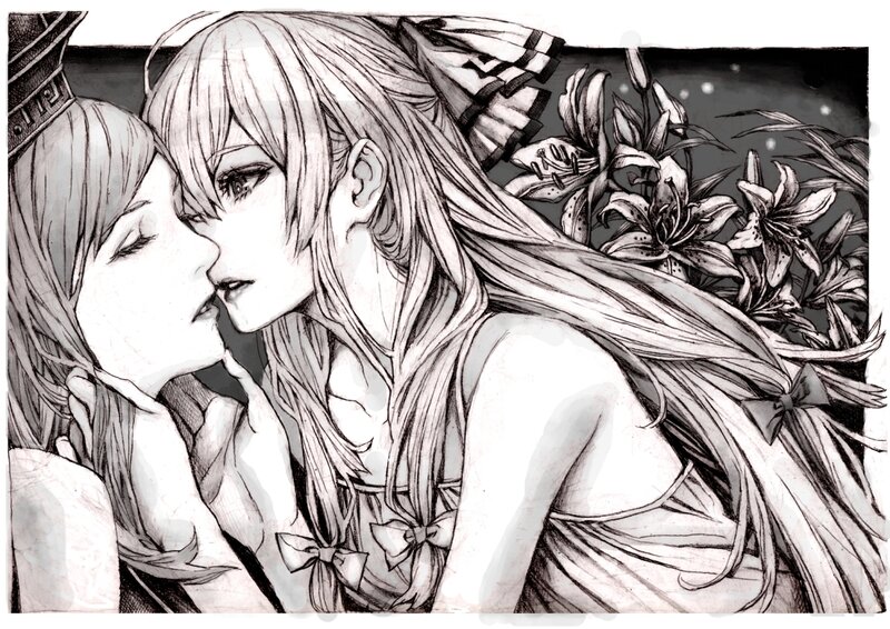 Two Girls Kissing — Black