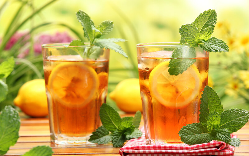 Two Glasses of Iced Tea — Green