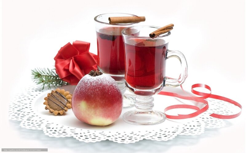 Two Glasses of Mulled Wine — White