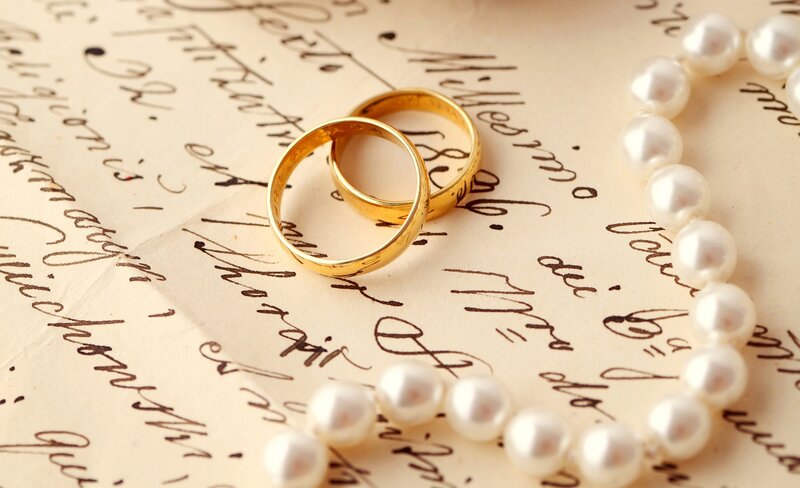 Two Gold Rings and Pearls