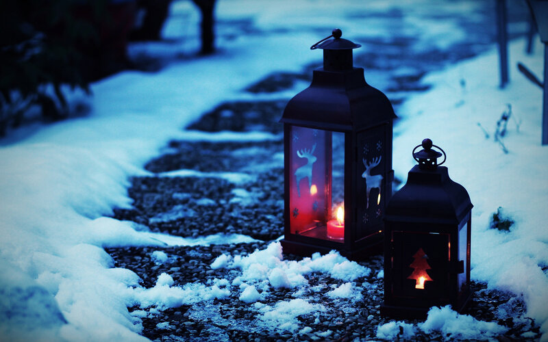 Two Lanterns in Snow — Blue, Calm