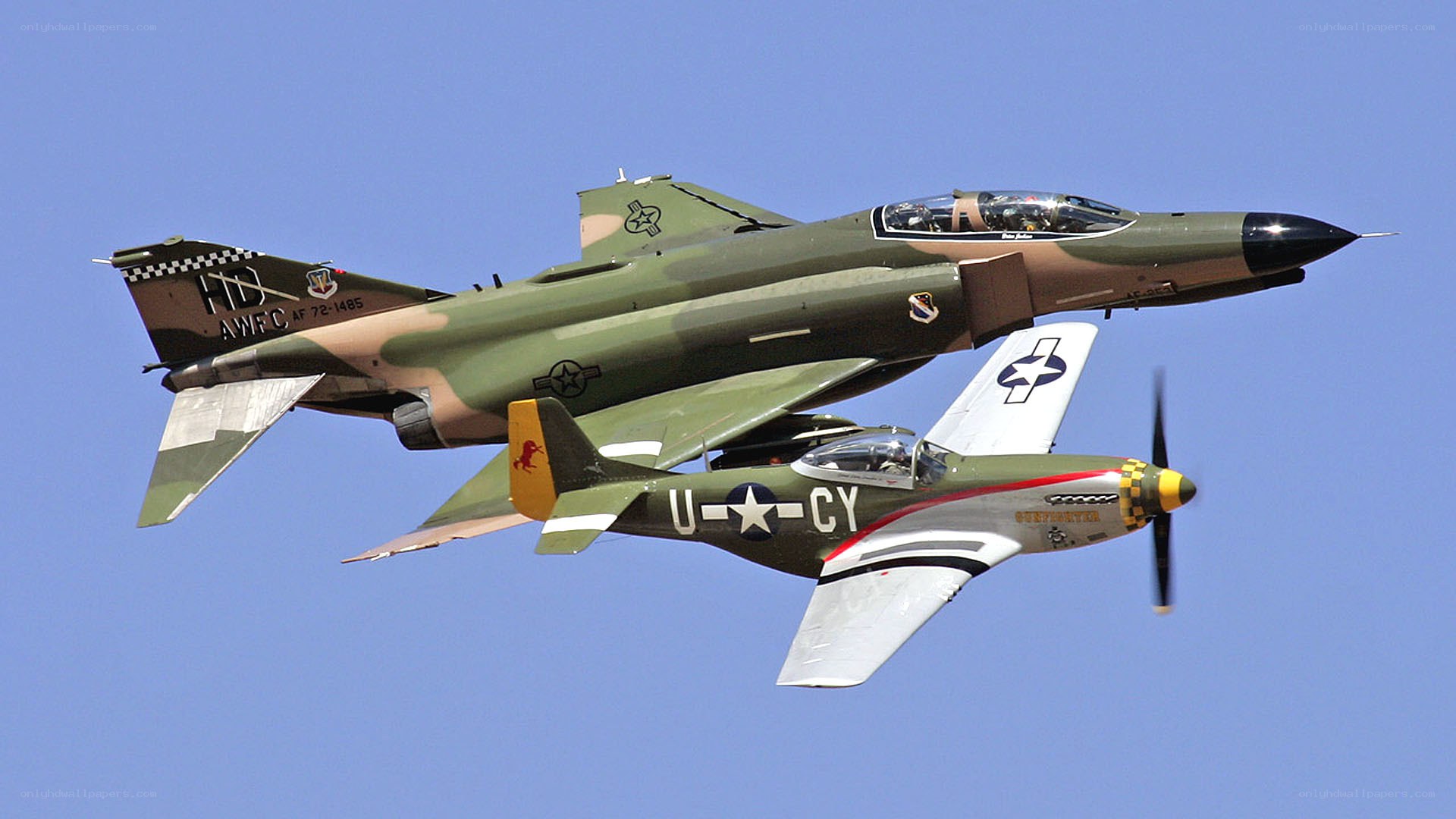 Two military jets in flight