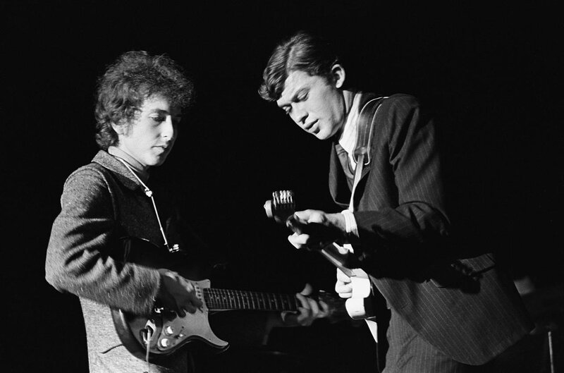 Two Musicians Playing Guitars — Black