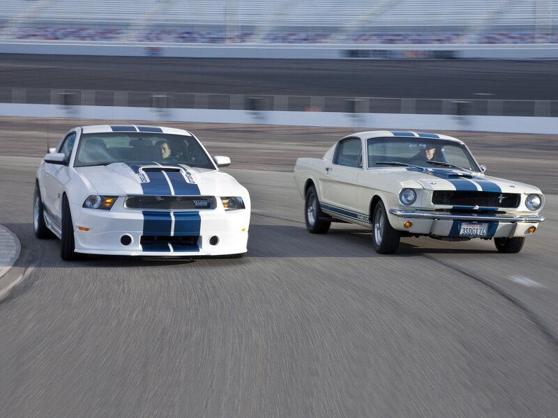 Two Mustangs racing