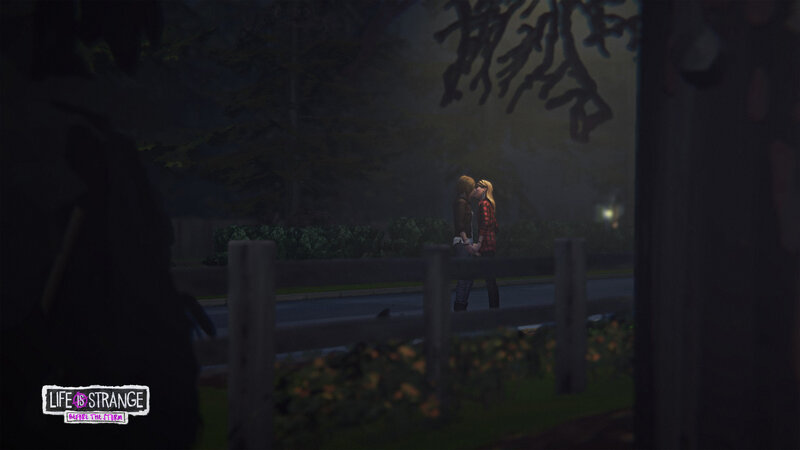 Two People Kissing — Dark